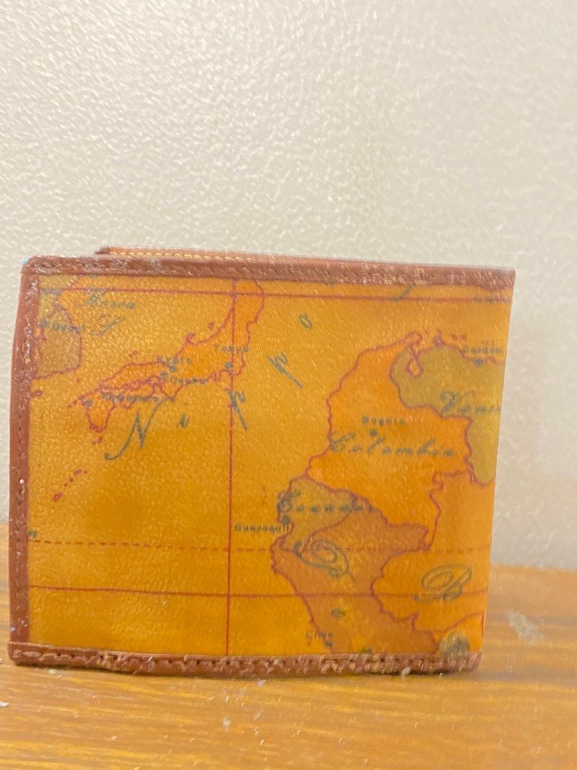 Alviero martini short wallet (Category: Luxury Bags & Wallets) located in Cainta. Submitted by grailfinders (Listing ID 1278546719, Image 2). Description: Water marks signs of use No major issue .