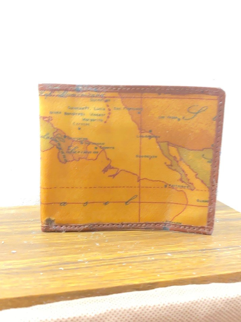 Alviero martini short wallet (Category: Luxury Bags & Wallets) located in Cainta. Submitted by grailfinders (Listing ID 1278546719, Image 1). Description: Water marks signs of use No major issue .