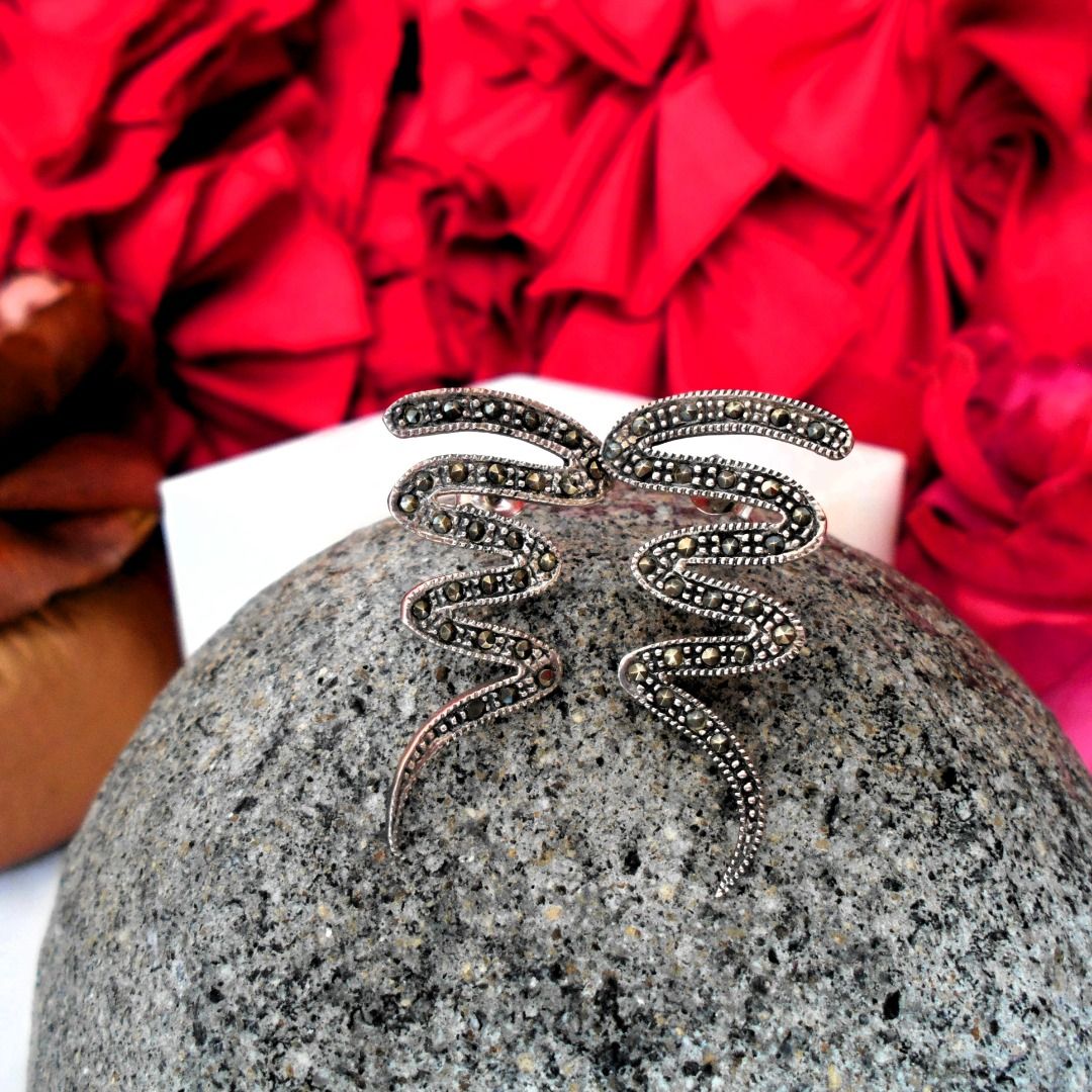 Marcasite silver top