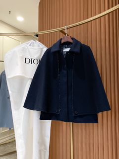 (Category: ) located in . Submitted by luxcloset.shop (Listing ID 1278598282, Image 1). Description: .