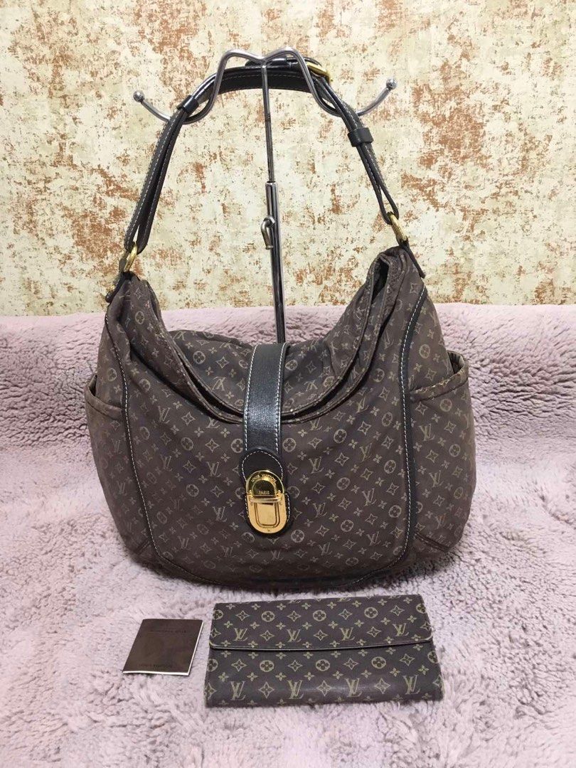 Authentic louis vuitton (Category: Luxury Bags & Wallets) located in Manila. Submitted by chloe_luxuries (Listing ID 1278551920, Image 1). Description: Guaranteed original louis vuitton minillin hobo bag and wallet set Still in very good condition No inclusions Pm for more details.