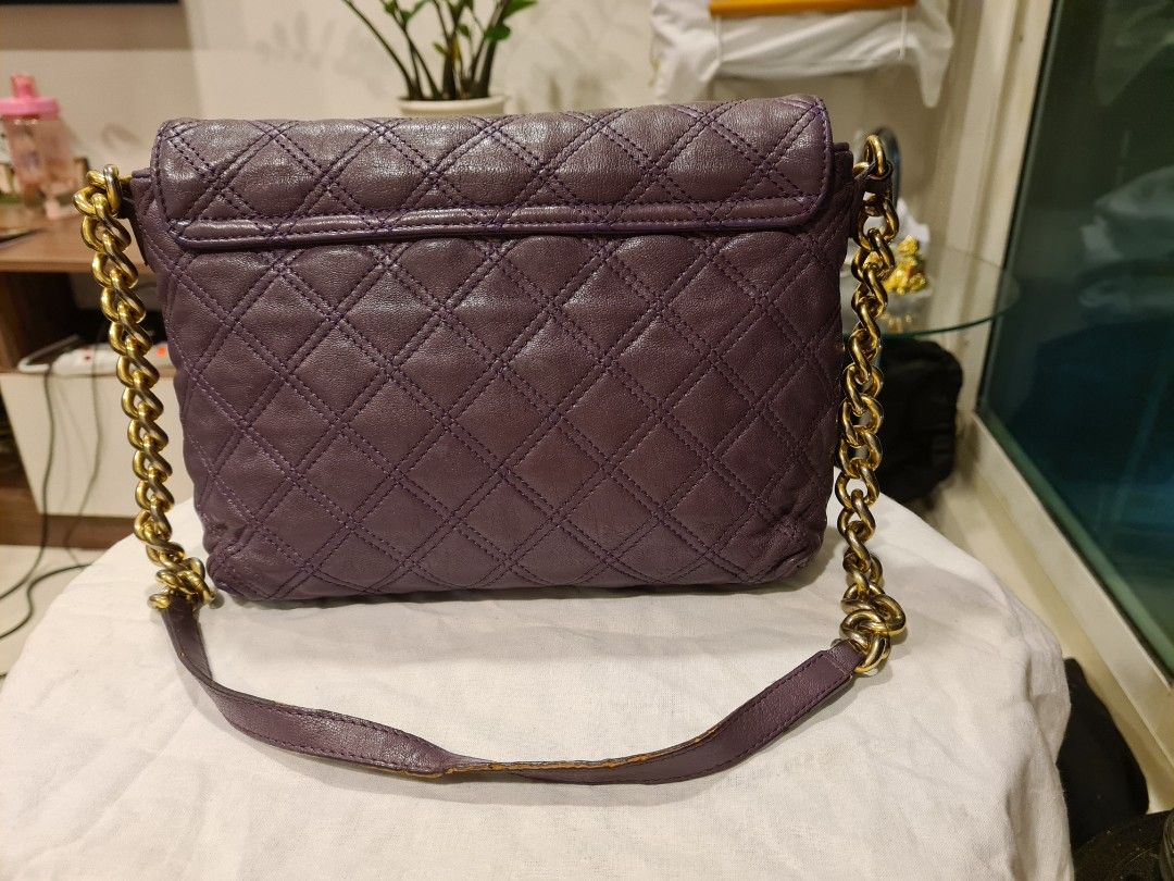 Marc jacobs quilted cheap bag with gold chain