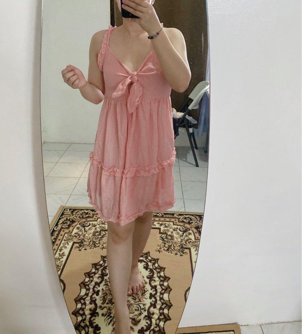 BABY DOLL DRESS (Category: Dresses) located in Cabanatuan. Submitted by lovedbyjbye (Listing ID 1278531714, Image 1). Description: Used once Super pretty Can fit bust upto 34 For reference: Seller’s height: 5’3 Waistline: 27-28 Bust: 32.