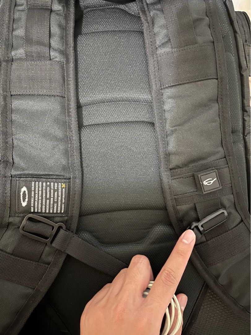Oakley top backpack 2019