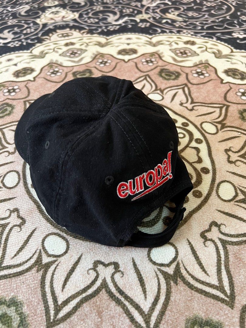 Balenciaga europa sales cap