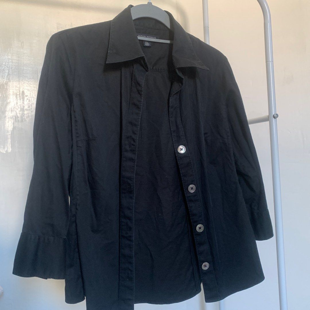 BANANA REPUBLIC BLACK LONGSLEEVE (Category: Longsleeves) located in San Juan, La Union. Submitted by shop.prcy (Listing ID 1278482456, Image 2). Description: - For petite girlies 🫶🏻 - Fits an xs to s - Not an oversized fit - Dm for queries 🚚: Via Jnt 💸: Shouldered by buyer 📍La Union.