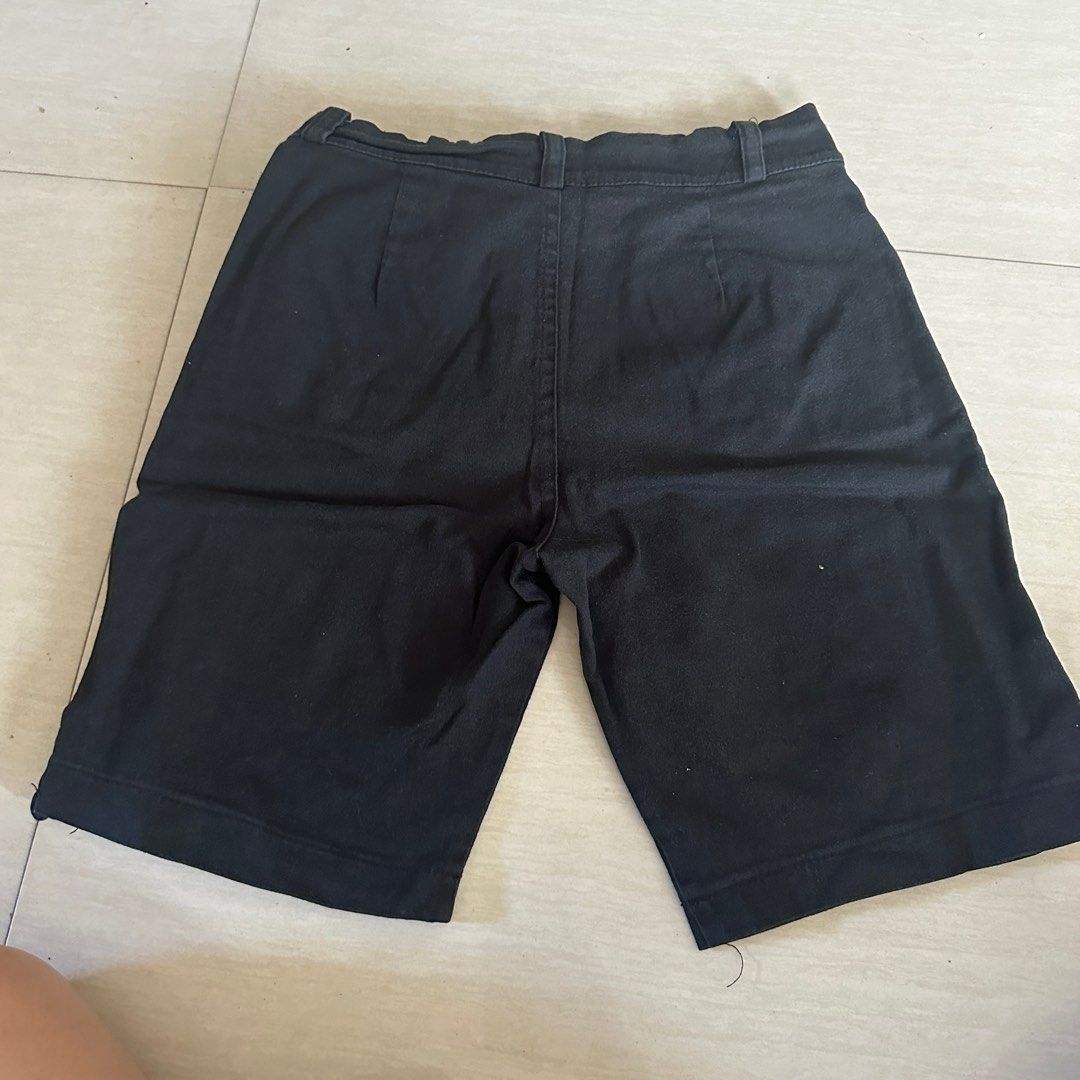 Black shorts ust uniform xs 24-25 (Category: Shorts) located in Malabon City. Submitted by djstoree (Listing ID 1278439998, Image 2). Description: Complete buttons Wearable Storage 3rd pic.