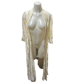 BRAND NEW CLASSICS OF CALIFORNIA silk robe bathrobe white long with one pocket