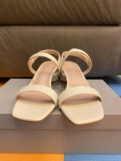 CHARLES & KEITH BRAND NEW SANDALS WITH HEELS FOR WOMEN