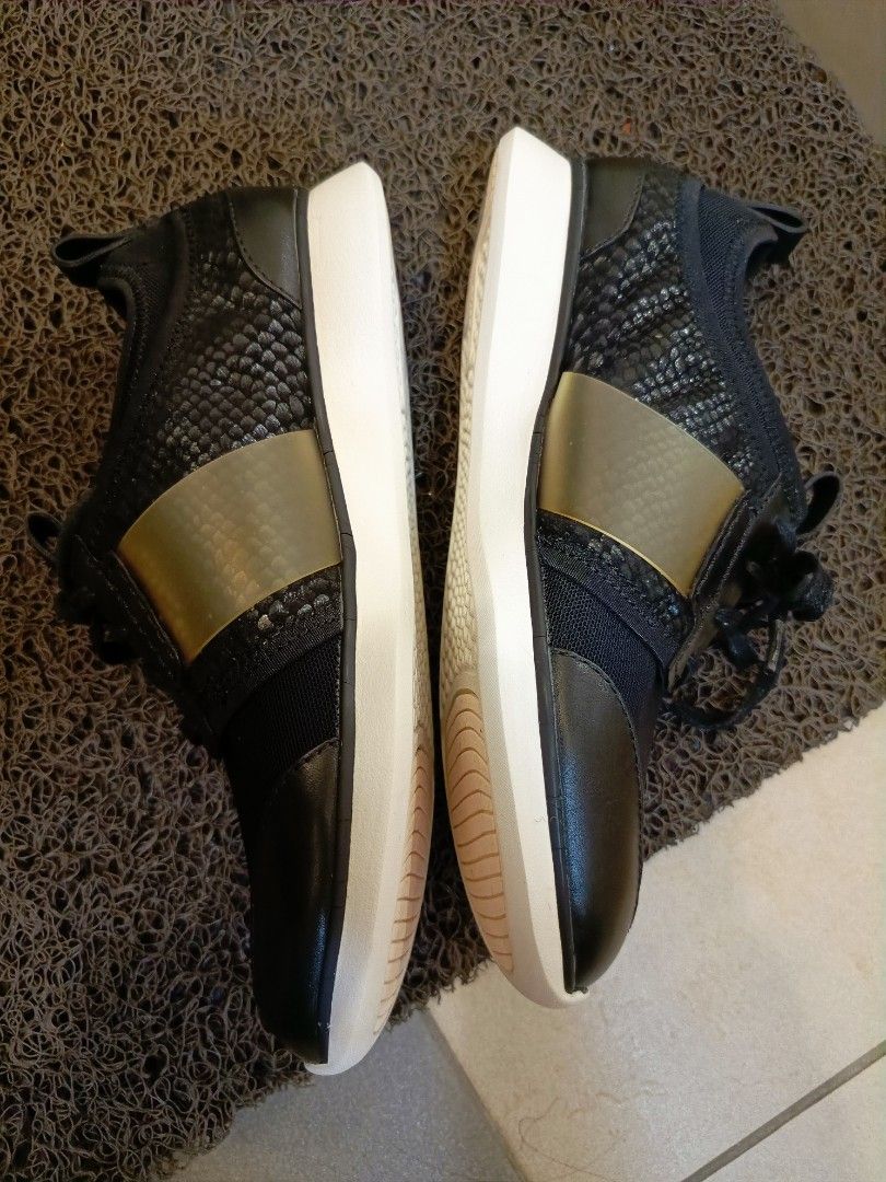 Clarks junelle 2024