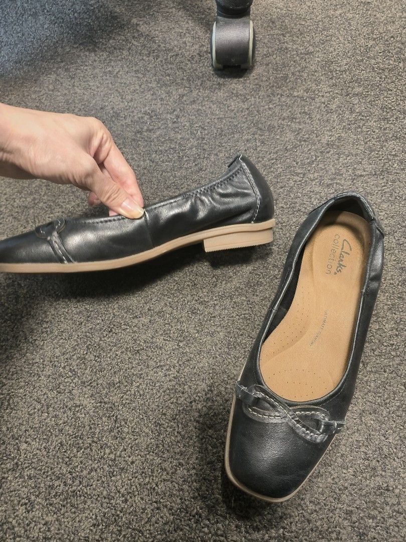 Clarks comfort outlet flats