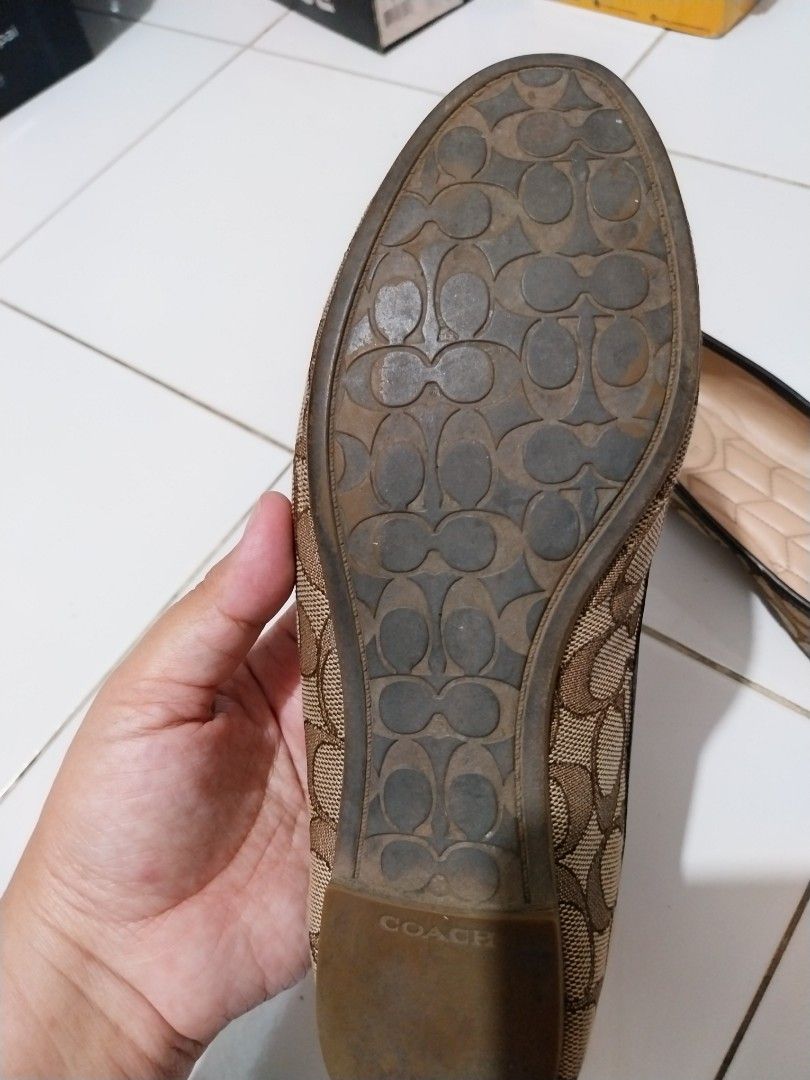 Coach flat shoes signature nett price Fesyen Wanita Sepatu di