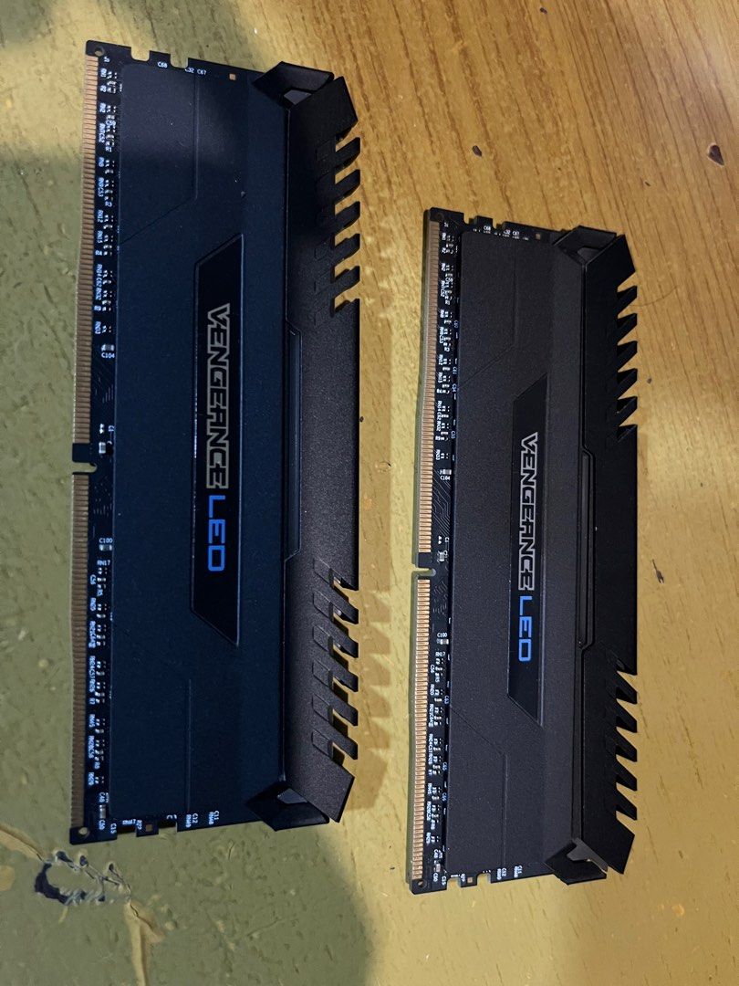 Corsair LED Ram 16GB DDDR4 2x8GB Computers Tech Parts