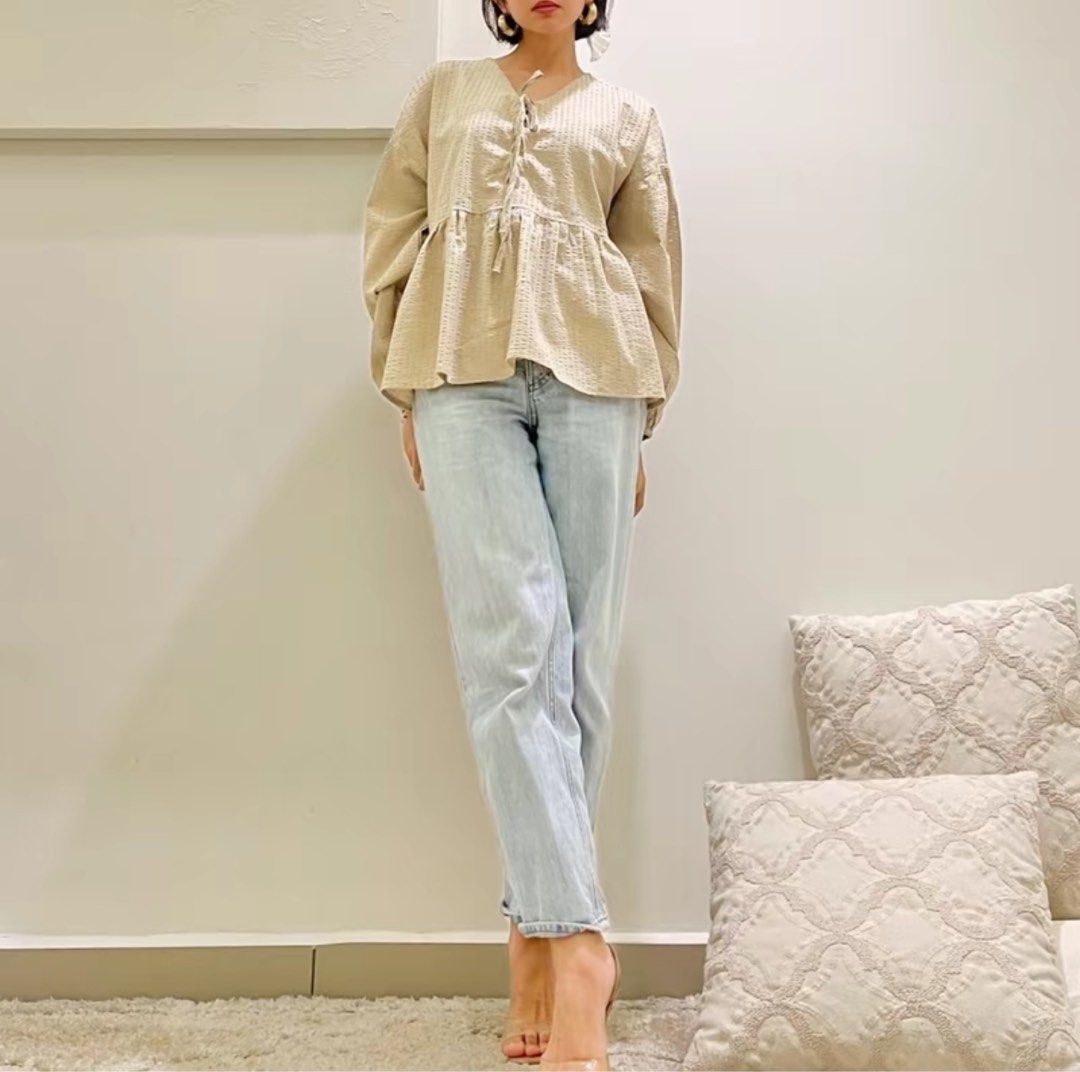 Cute store feminine tops