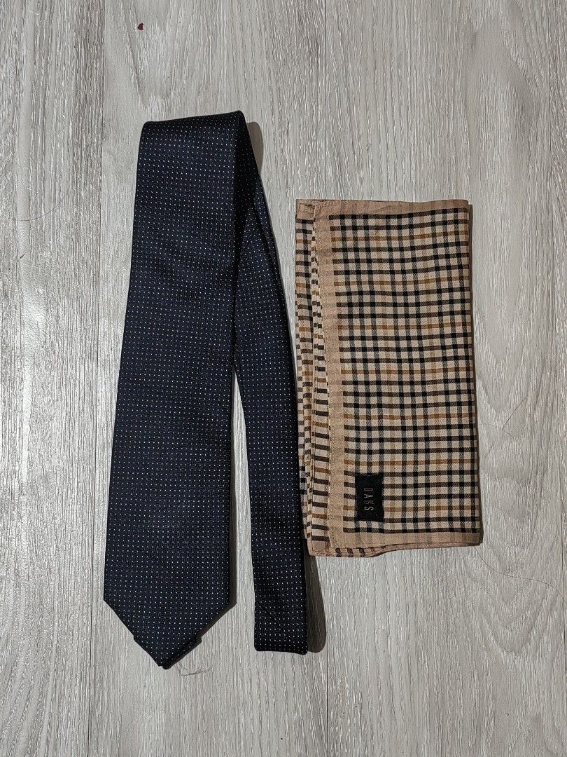 DAKS NECKTIE with free Hankerchief (Category: Ties) located in Butuan. Submitted by nice_thrift (Listing ID 1278689523, Image 1). Description: Good as new Daks necktie with freebie daks hankerchief.