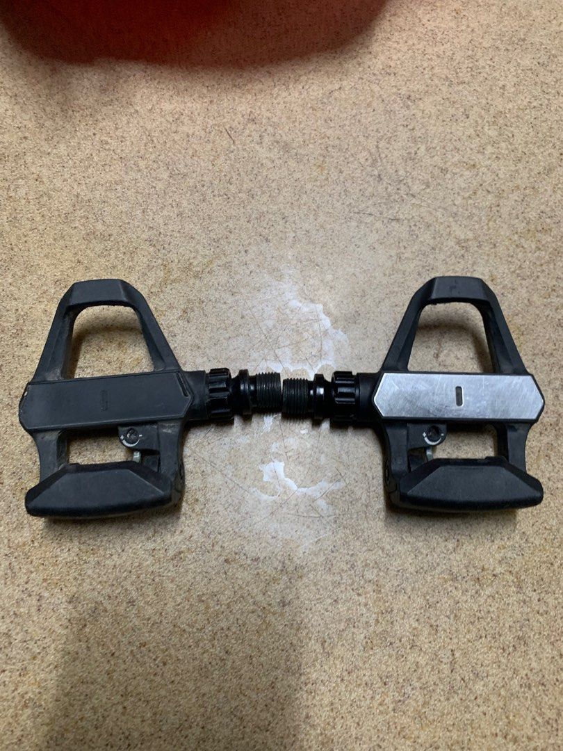 Decathlon cleat pedal and hollowtech bb tool, Sports Equipment