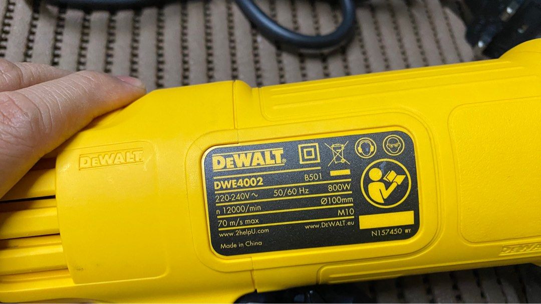 Dewalt dwe4002 deals