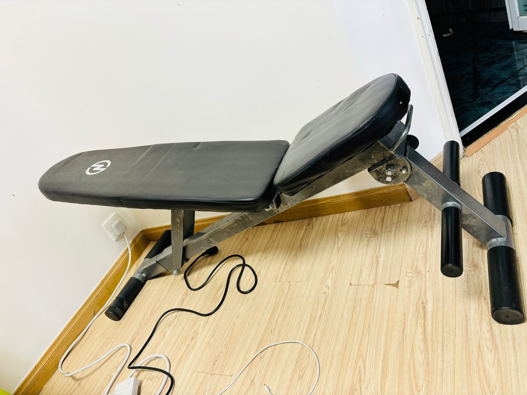 Gold's gym xr hotsell 60 adjustable weight bench