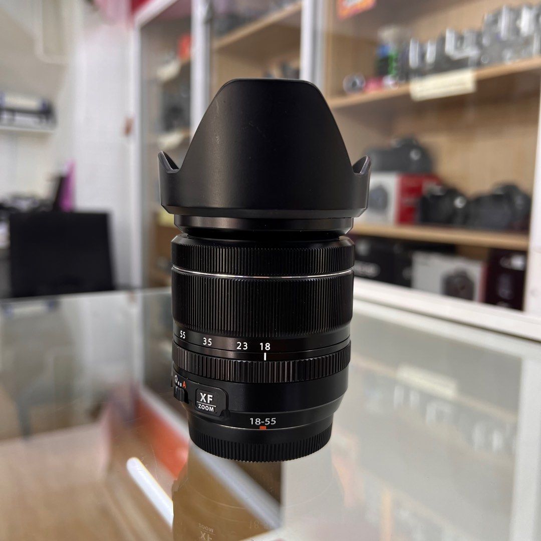 FUJIFILM XF 18-55mm F2.8-4 R OIS LM 99% LIKE NEW WITH HOOD