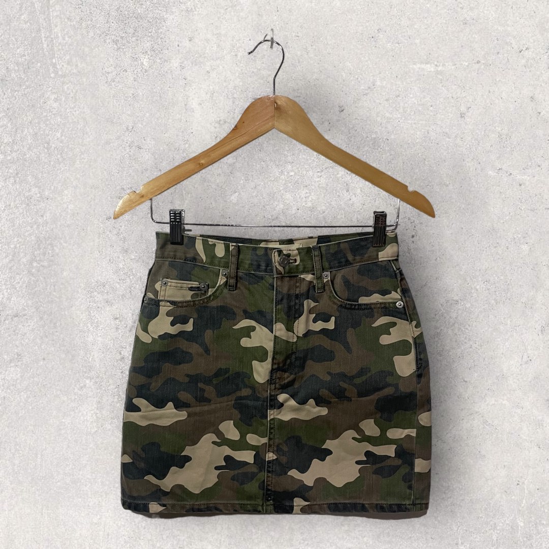 Gap Camouflage Mini Skirt Women s Fashion Bottoms Skirts on
