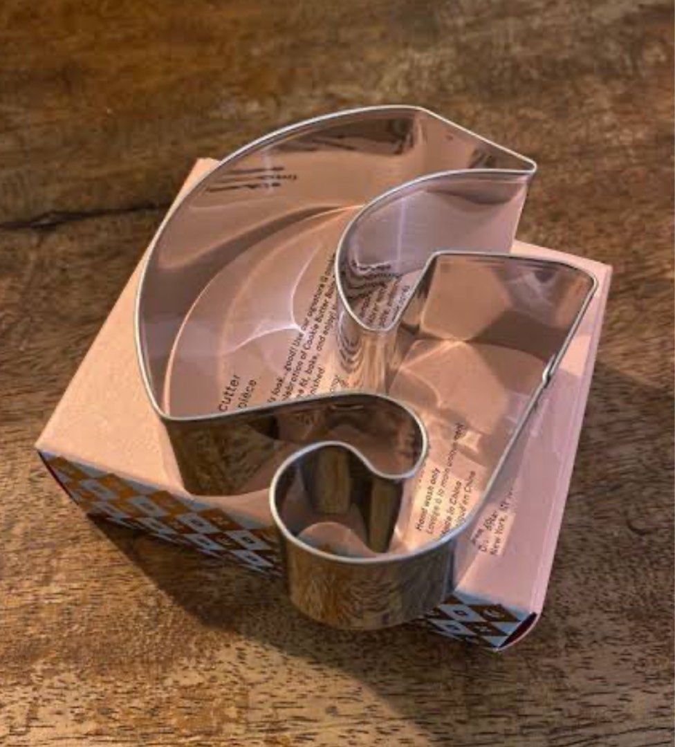 Glossier cookie cutter (Category: Bakeware) located in Marikina City. Submitted by pborj (Listing ID 1278403811, Image 2). Description: Please see 2nd photo for actual.
