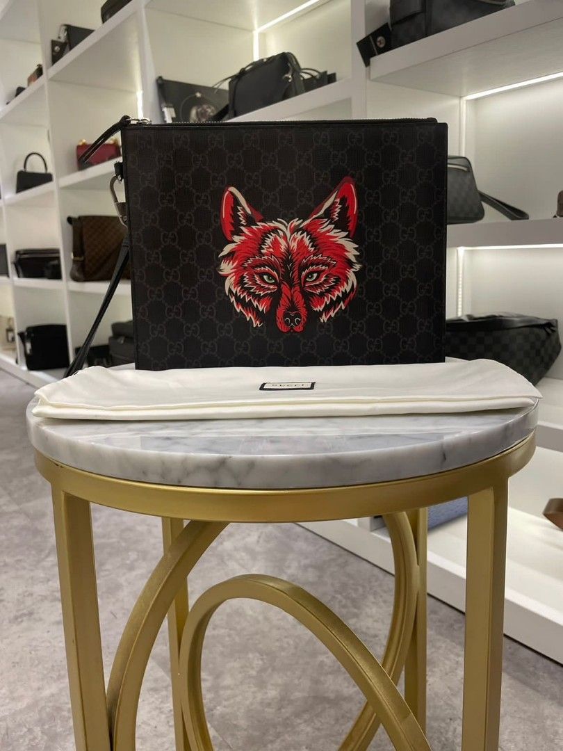 Gucci discount wolf clutch