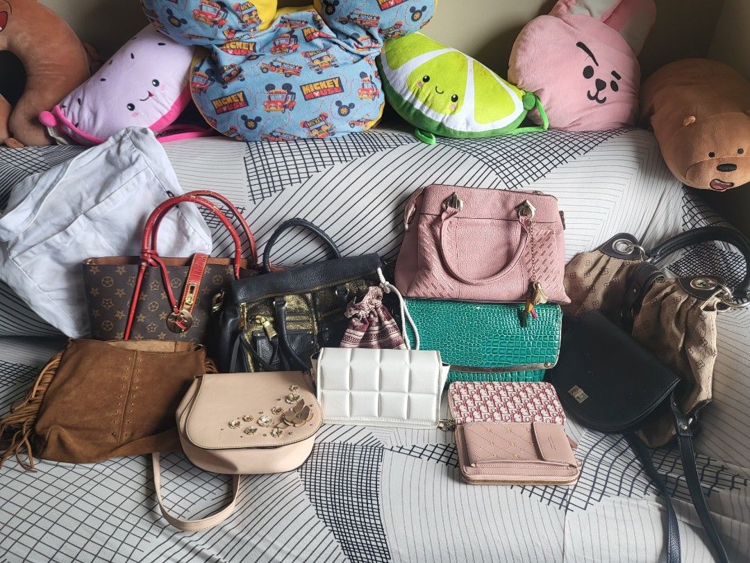 girl with many purses｜TikTok Search