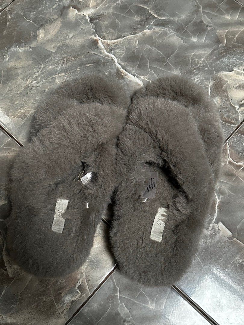 Sandal bulu h&m shop
