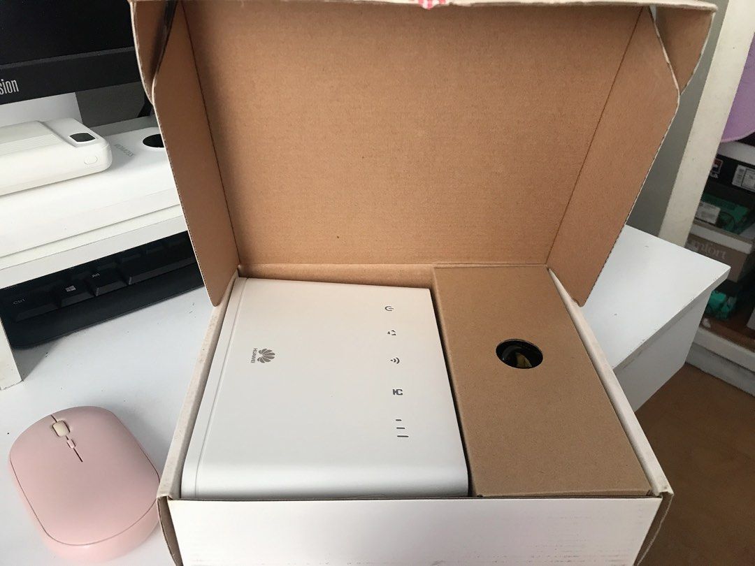 Huawei B311As 4g Home Internet Openline (Category: Networking) located in Quezon City. Submitted by uri.sell (Listing ID 1278408775, Image 3). Description: Open-line, no more box, unit and charge only. I seldom use it. No Issue!! The unit is working fine, no sim included. RFS : Not using it Negotiable for sure buyers.