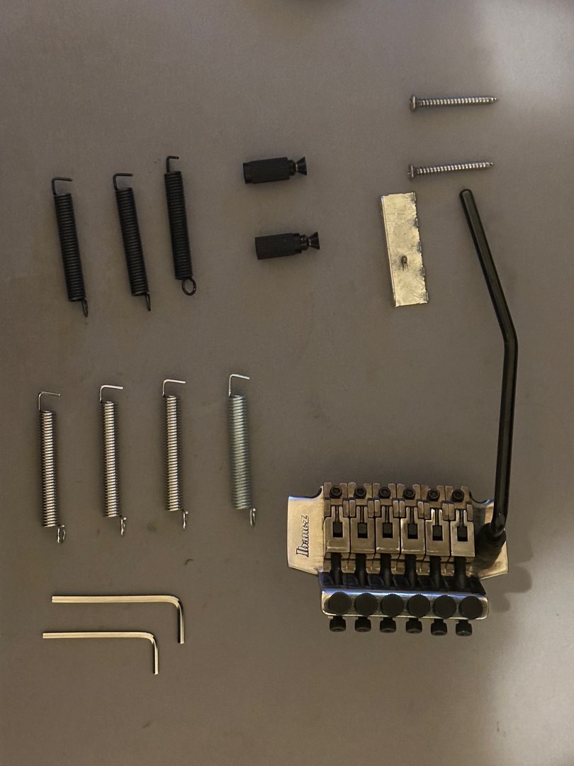 Ibanez Standard DL tremolo