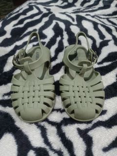 Yg hotsell jelly shoes