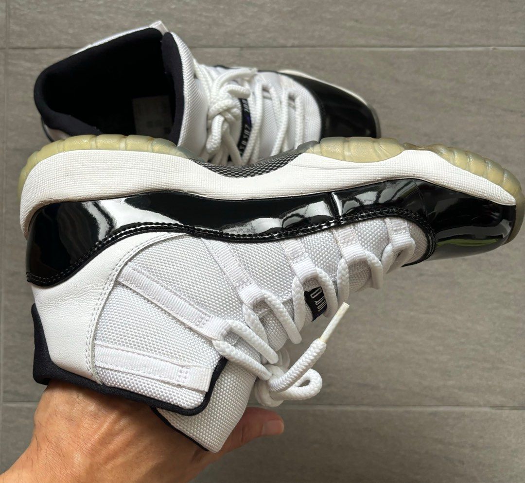 Concord 11 size 3 top