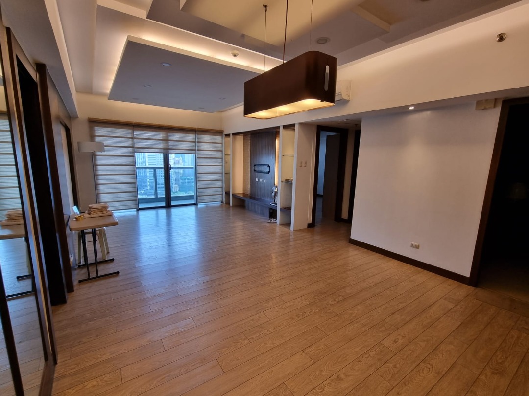 KYU FOR SALE 2 Bedroom Unit in One ShangriLa Place, Mandaluyong