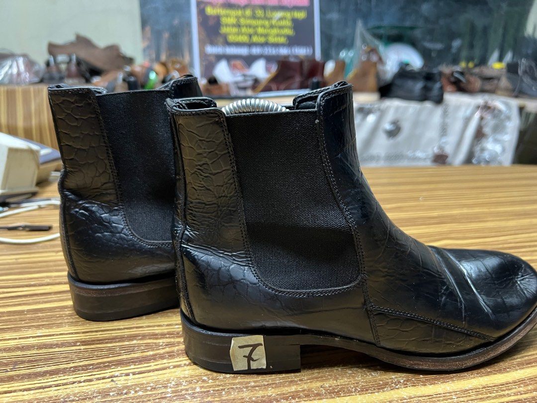 Ladies black leather chelsea clearance boots uk