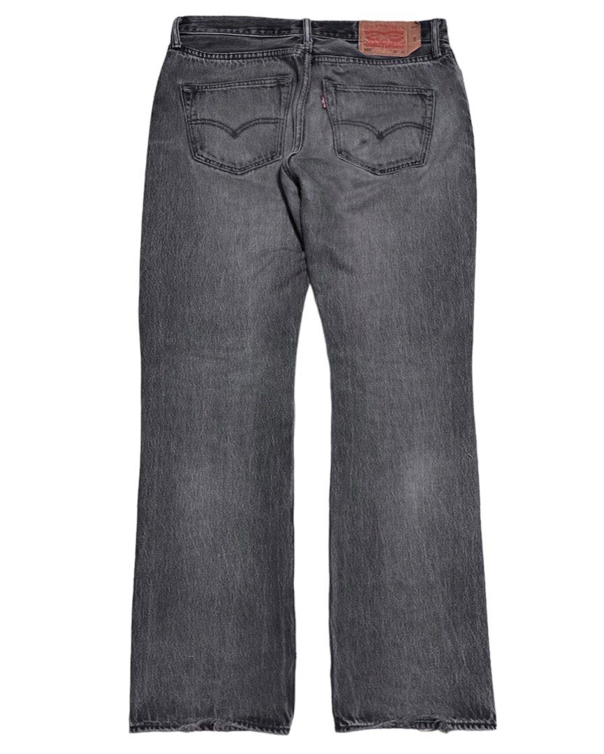 Levi's busted 2025 knee jeans