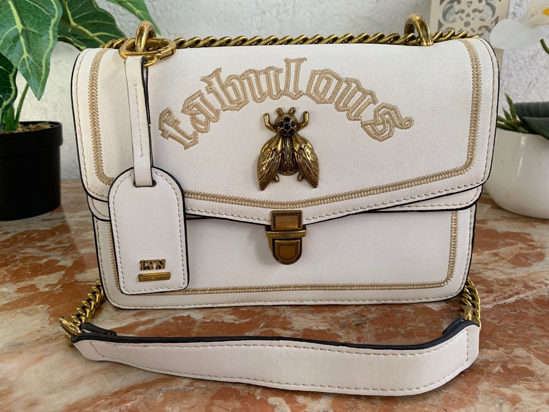 Lyn Est.2001 Fabulous Sling Bag White