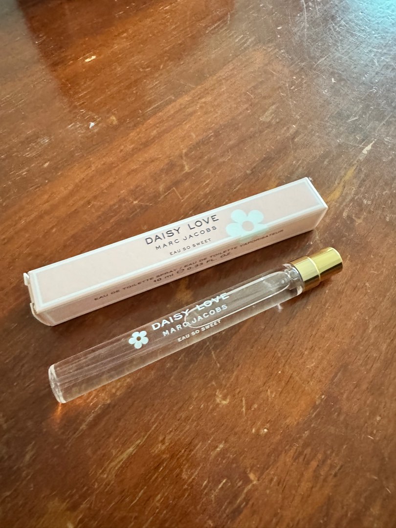 Marc jacobs daisy love eau so sweet rollerball sale