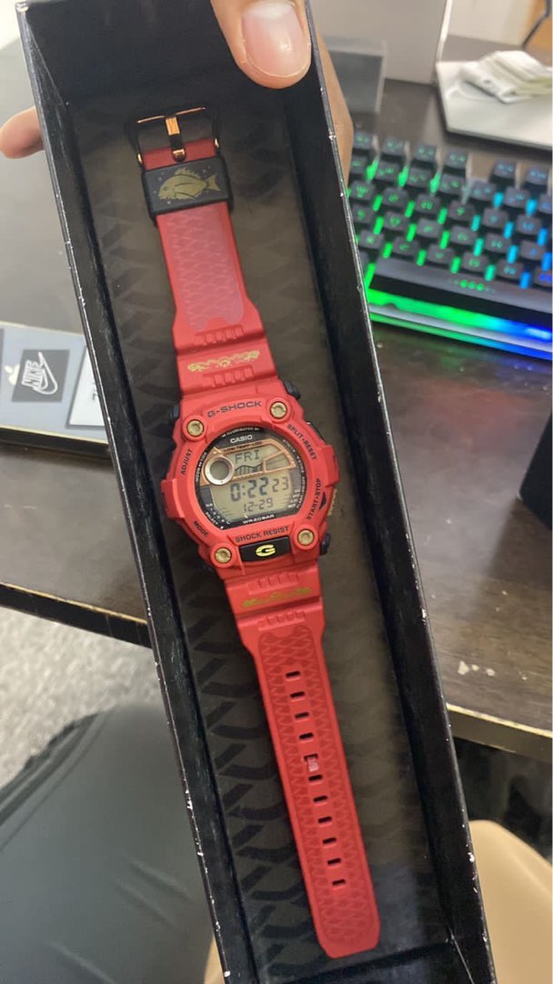 Mat moto ikan koi Men s Fashion Watches Accessories Watches