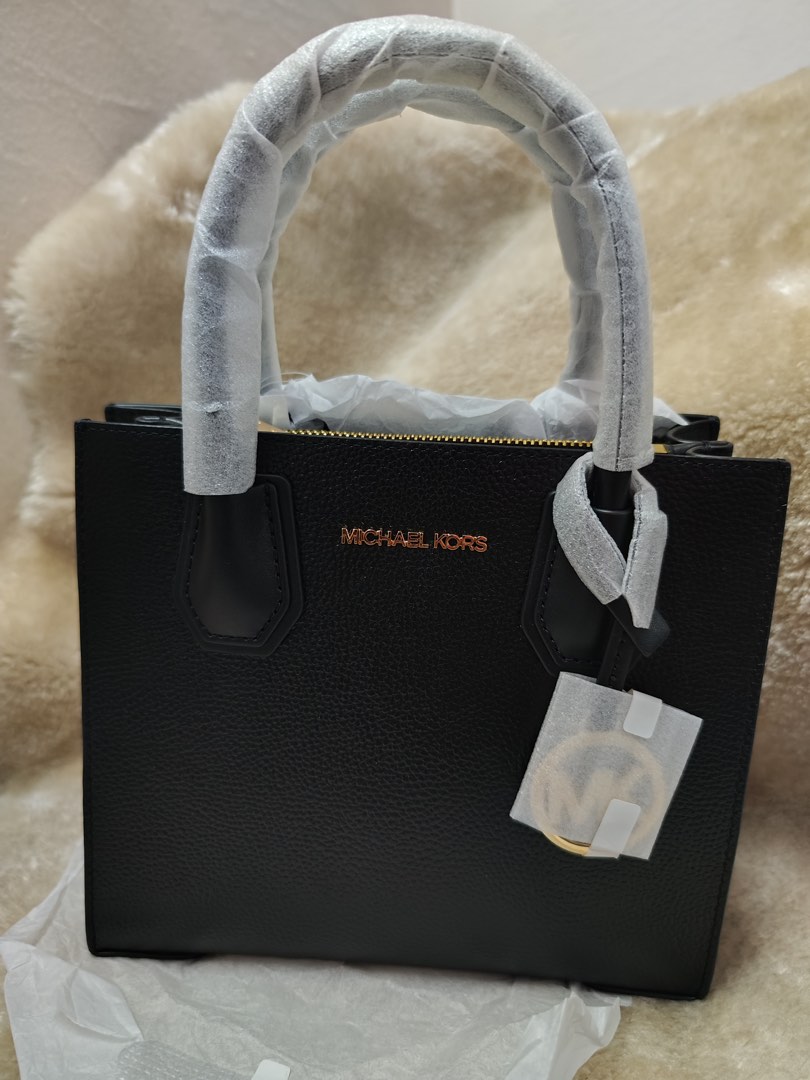 Michael Kors MD Messenger Leather Bag