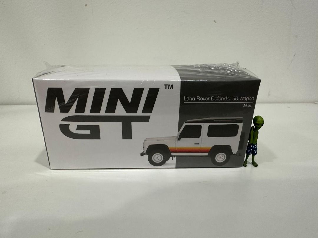 Mini GT #378 1/64 Land Rover Defender 90 Wagon White, Hobbies & Toys ...