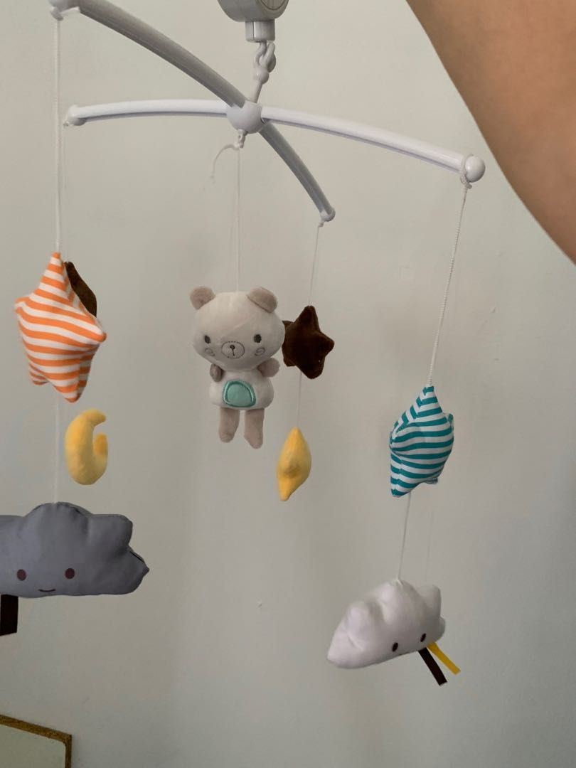 Musical hanging crib (can rotate), Babies & Kids, Baby Nursery & Kids