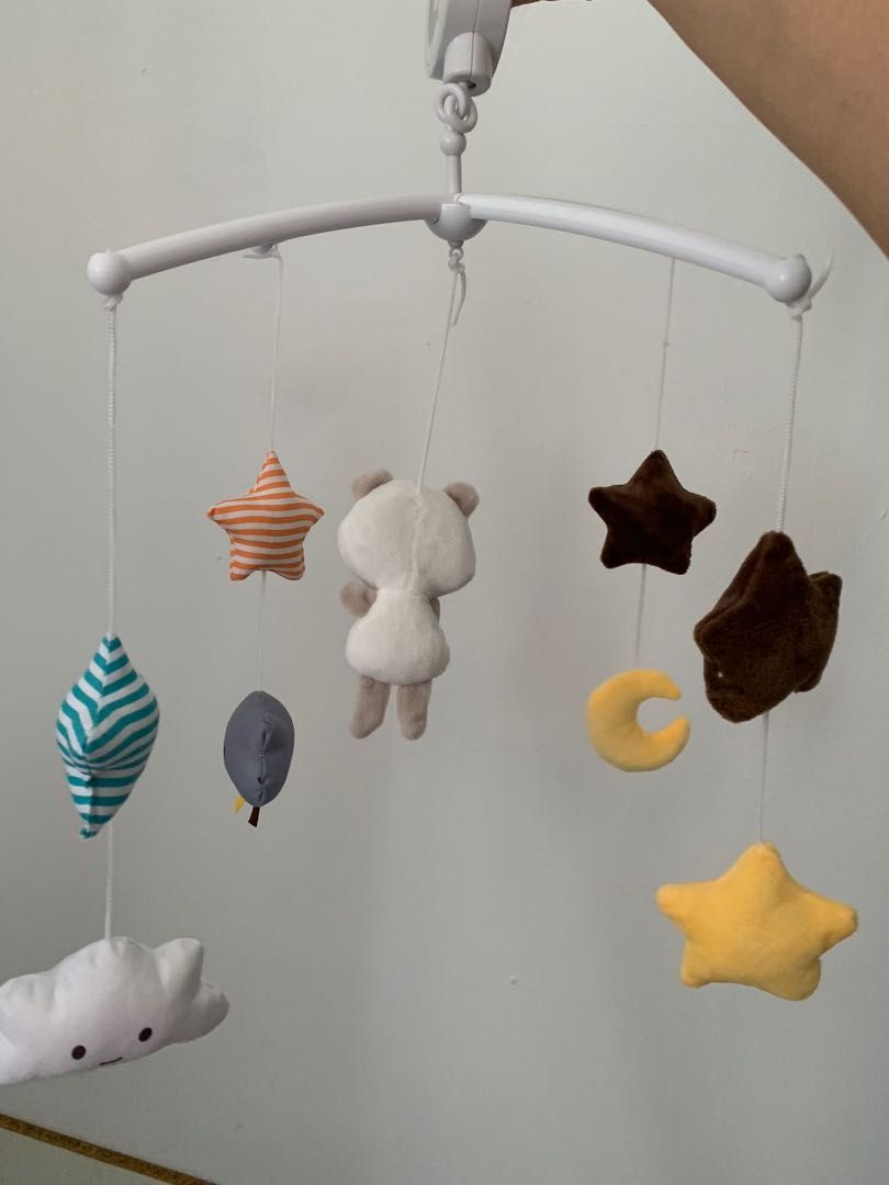 Musical hanging crib (can rotate), Babies & Kids, Baby Nursery & Kids