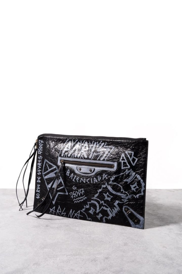 New BALENCIAGA Graffiti all over noir blanc pochette W33 x H23 CM