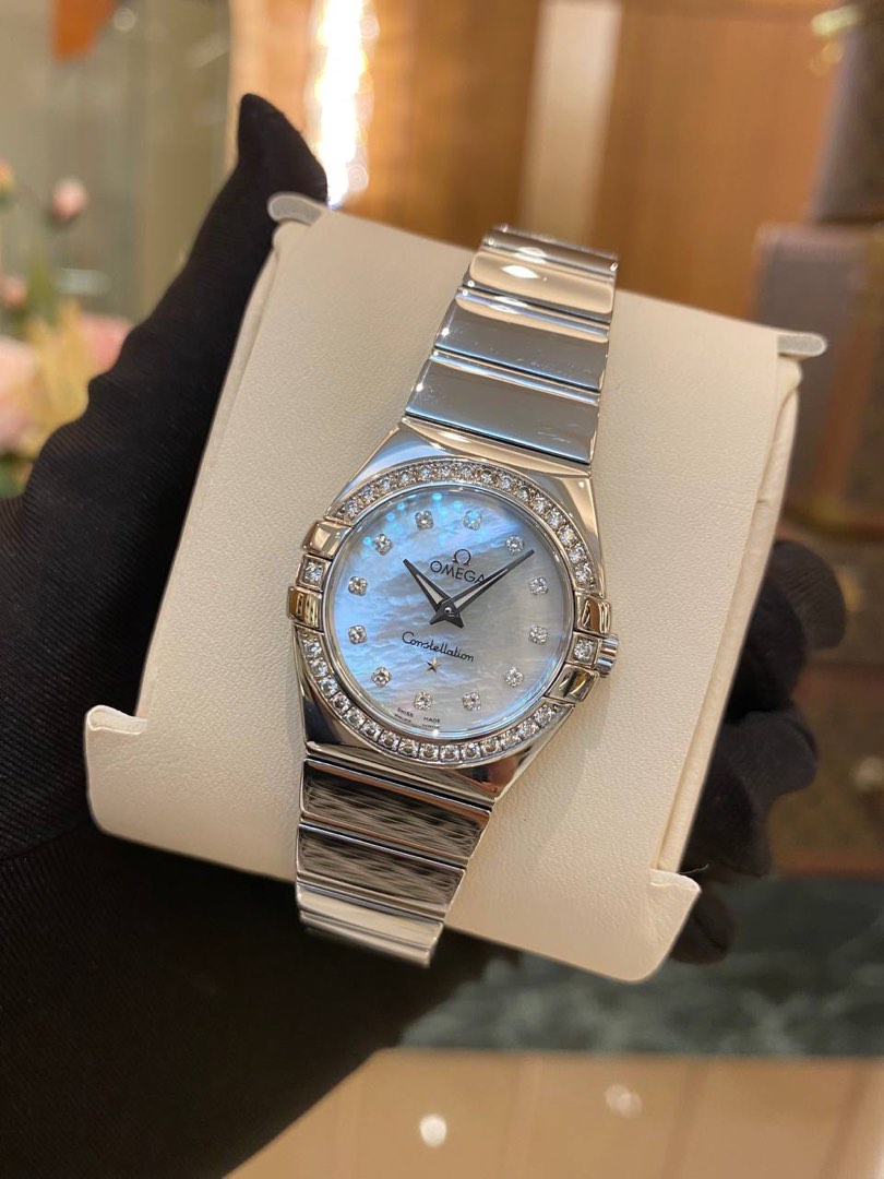Ladies diamond watch sale hotsell