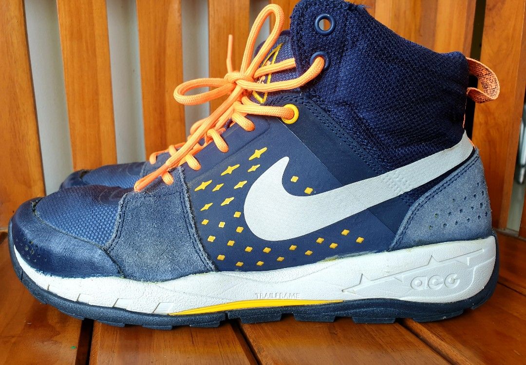 Nike acg alder mid top