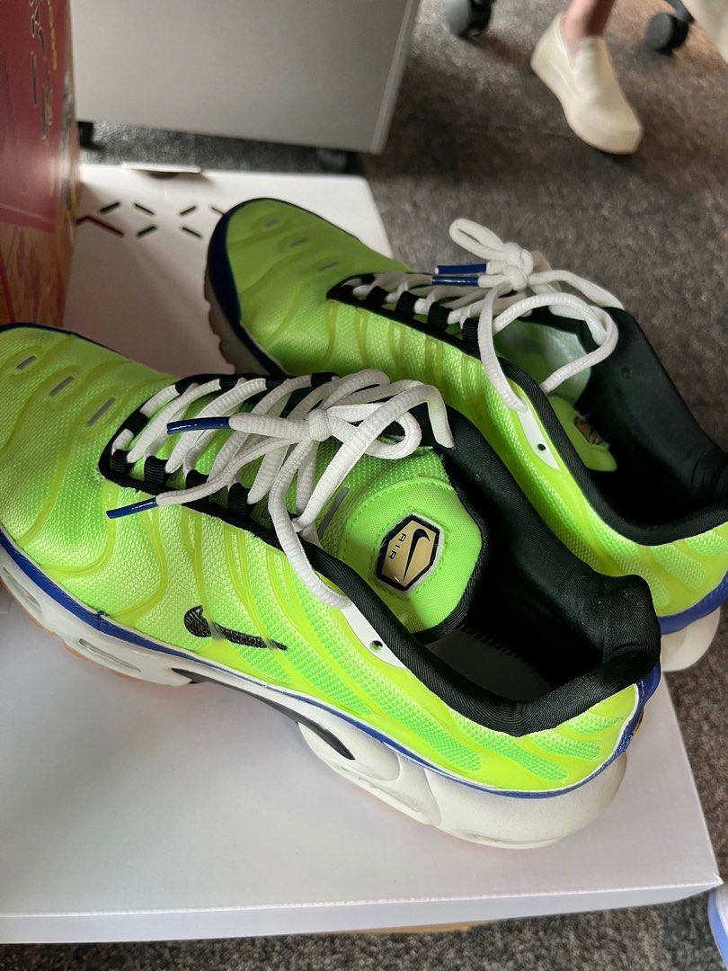 Lime green hotsell air max 72
