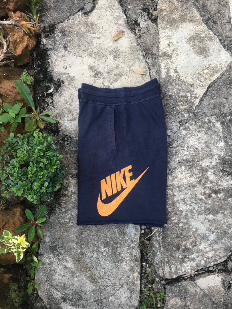 Nike big hotsell swoosh short