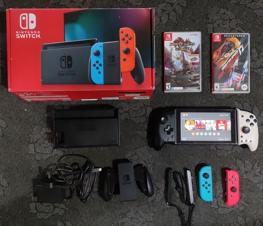 Nintendo switch V2 8 Months old Video Gaming Video Game