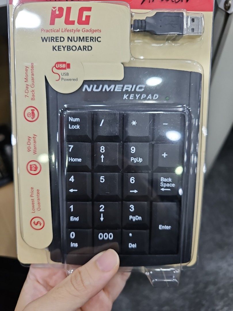 Numeric keyboard (Category: Computer Keyboard) located in Singapore. Submitted by lovecomplex (Listing ID 1278430435, Image 1). Description: $5.