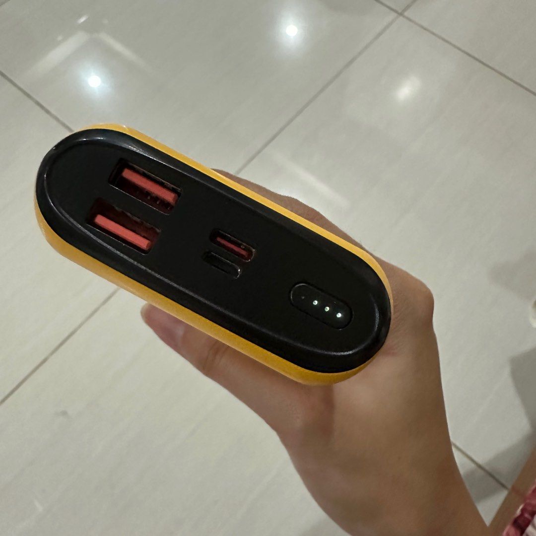 Orashare 20000mAh Powerbank (Category: Batteries & Power Banks) located in Iligan City. Submitted by declutteringrara (Listing ID 1278513175, Image 3). Description: - dual USB support (supports 2 devices charging at once) - LED light indicator - 2.4A fast charger - battery: li-polymer - output 1: 5v = 2.4A max - output 2: 5v = 2.4A max - charging time: 8-10 hours rfs: rarely used powerbank no issues at all !! working as intended .